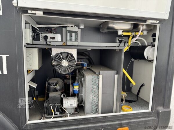 Renault Master Food Truck – Fully Branded & Equipped Gourmet Unit - Image 7